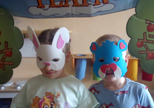 Dzieci wcieliły się w rolę króliczka i pieska