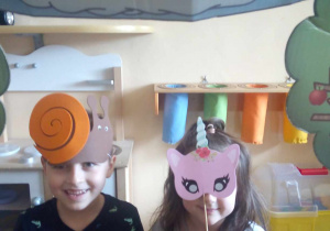 5-latki wcieliły się w rolę ślimaka i jednorożca