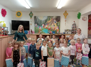 Konkurs plastyczny " Jesienne drzewo"